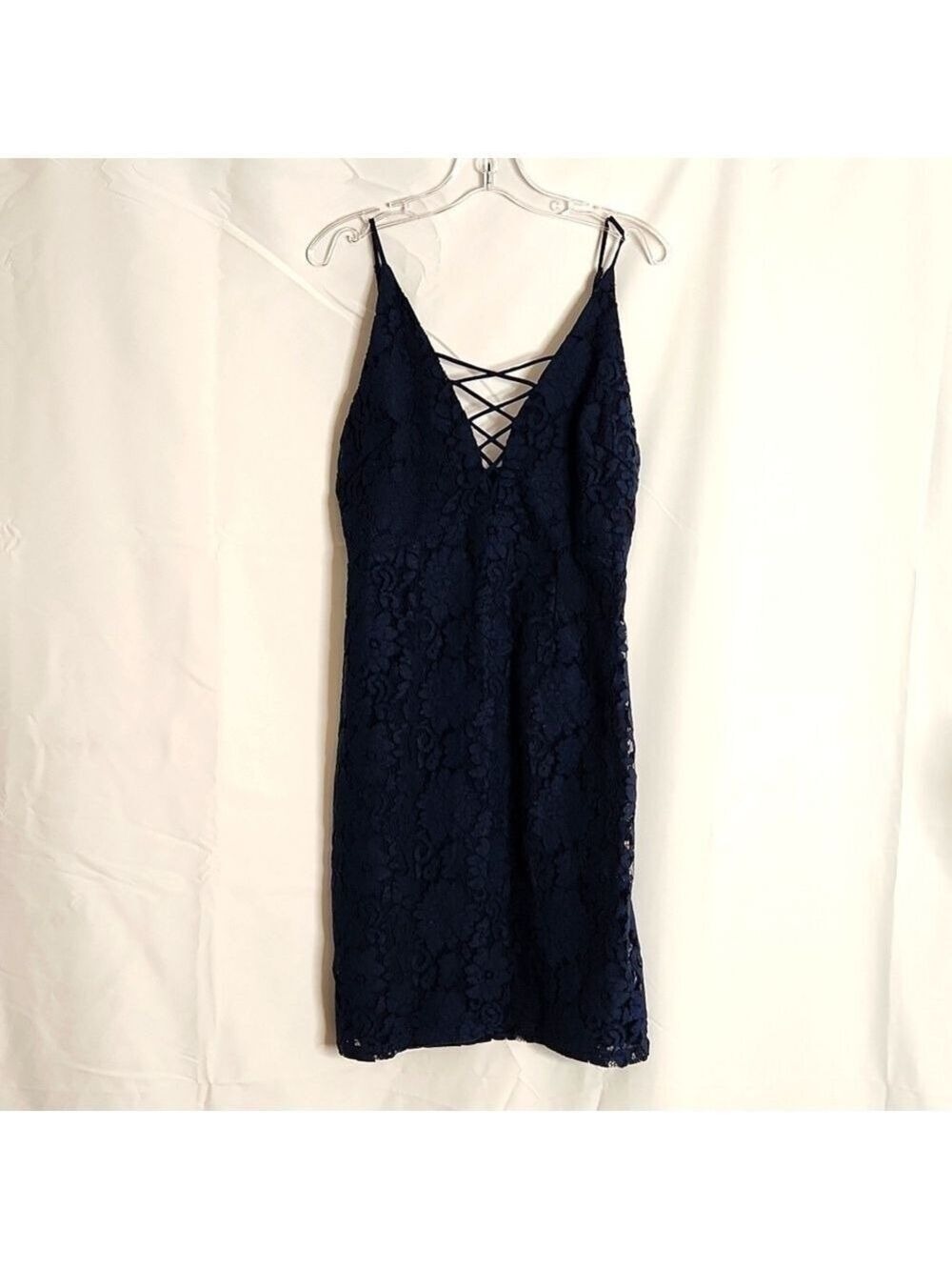 ASTR navy lace plunge criss-cross party cocktail dress  Sz: S